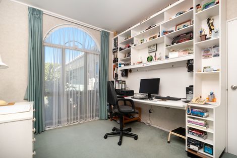Photo of property in 33 Maurice Borich Place, Henderson, Auckland, 0610