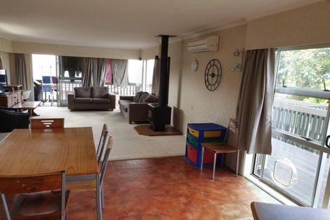 Photo of property in 15 Eyre Street, Henderson, Auckland, 0612