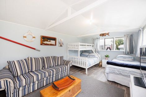Photo of property in 7 Chaffey Street, Foxton Beach, Foxton, 4815