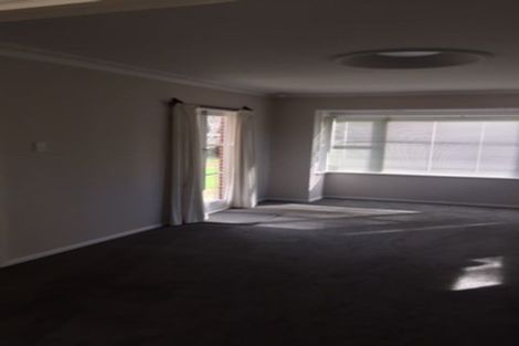 Photo of property in 17 School Road, Riverhead, 0820