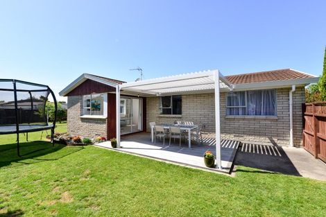Photo of property in 102 Oakfield Crescent, Pukete, Hamilton, 3200