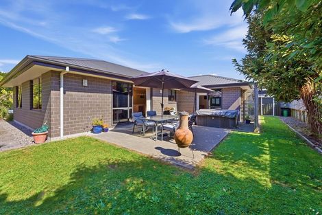 Photo of property in 7a Pipitea Place, Whalers Gate, New Plymouth, 4310