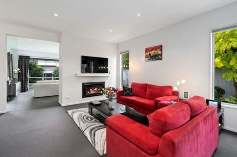 Photo of property in 4A Nutfield Lane Cashmere Christchurch City