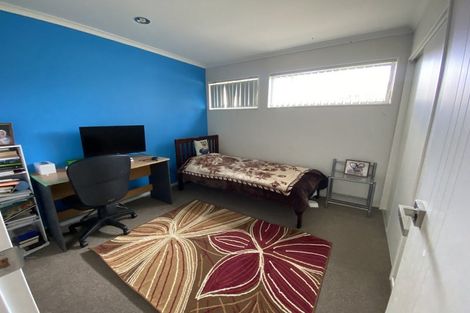 Photo of property in 18 Whekau Drive, Takanini, 2112