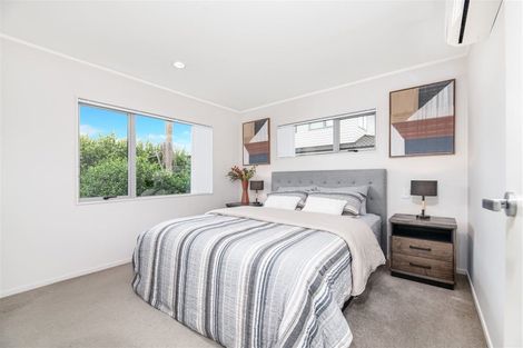 Photo of property in 13a Jenelin Road, Glendene, Auckland, 0602