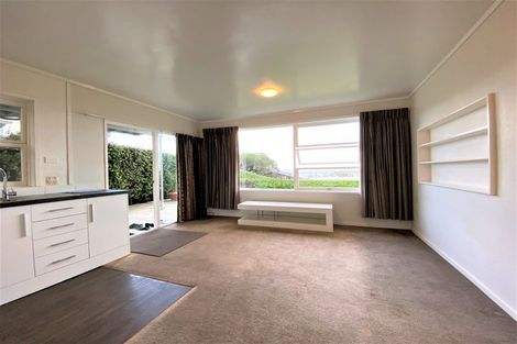 Photo of property in 1/23a Seaview Road, Castor Bay, Auckland, 0620