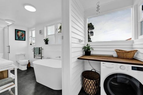 Photo of property in 28 Terou Street, Manaia, 4612