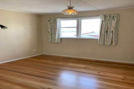 Photo of property in 2 Cluny Road, Plimmerton, Porirua, 5026