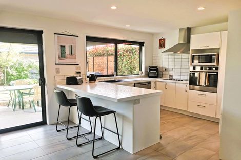 Photo of property in 16 Roto View, One Tree Point, 0118