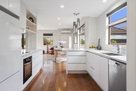 Photo of property in 10 Kingsway, Three Kings, Auckland, 1024