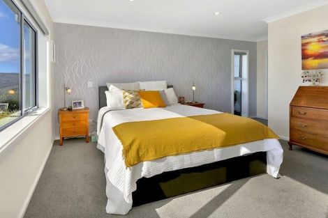 Photo of property in 146 Endeavour Drive, Whitby, Porirua, 5024