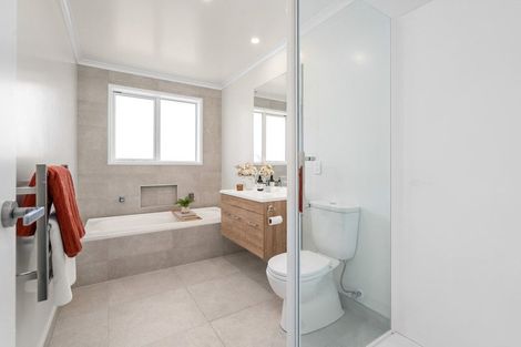 Photo of property in 30 Te Piriti Road, One Tree Point, 0118