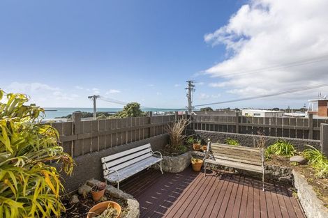 Photo of property in 22 Bayly Road, Moturoa, New Plymouth, 4310