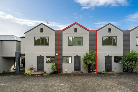 Photo of property in 11/44 Fields Parade, Oteha, Auckland, 0632