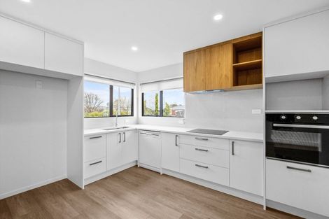 Photo of property in 16 Gossamer Drive, Pakuranga Heights, Auckland, 2010