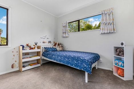 Photo of property in 1 Oakmont Place, Wattle Downs, Auckland, 2103