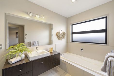 Photo of property in 35 Bellbird Rise, Pyes Pa, Tauranga, 3112