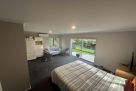 Photo of property in 37 Condor Place, Unsworth Heights, Auckland, 0632