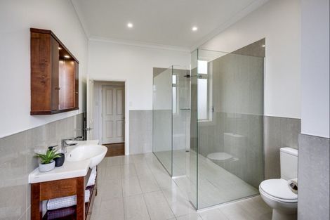 Photo of property in 472 Main North Road, Bay View, Napier, 4104