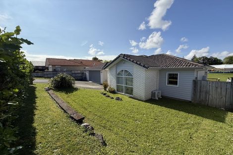 Photo of property in 10 Jezero Drive, Massey, Auckland, 0614