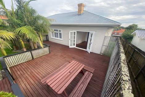 Photo of property in 18 Jasper Avenue, Mount Roskill, Auckland, 1041