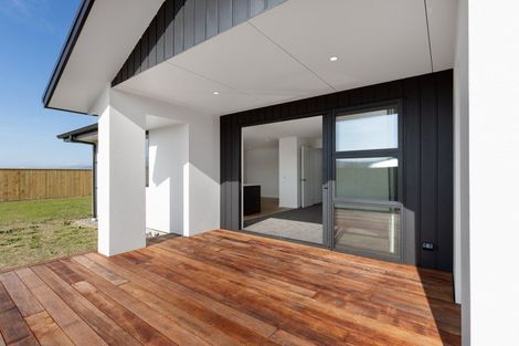 Photo of property in 16 Louden Place, Wakefield, 7025