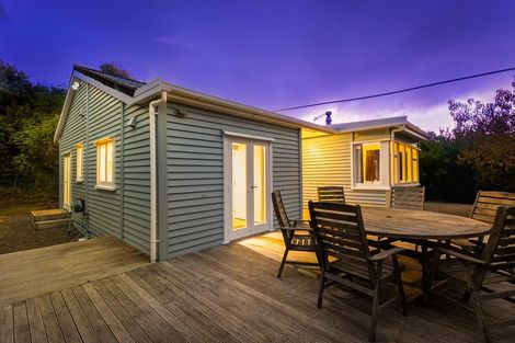 Photo of property in 24 Queens Road, Waikanae Beach, Waikanae, 5036