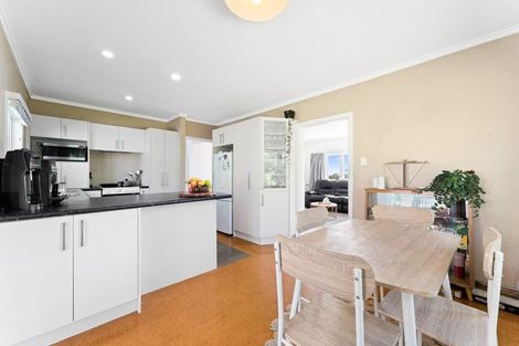 Photo of property in 121 Stredwick Drive, Torbay, Auckland, 0630
