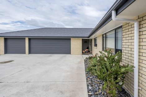 Photo of property in 21 Forbes Road, Foxton Beach, Foxton, 4815