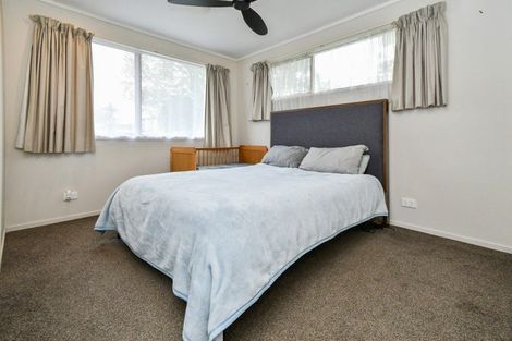 Photo of property in 20 Hyperion Drive, Randwick Park, Auckland, 2105