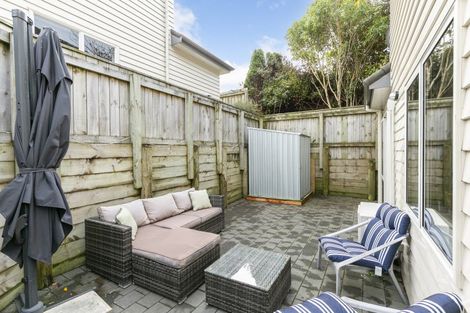 Photo of property in 3/16 Black Rock Road, Newlands, Wellington, 6037