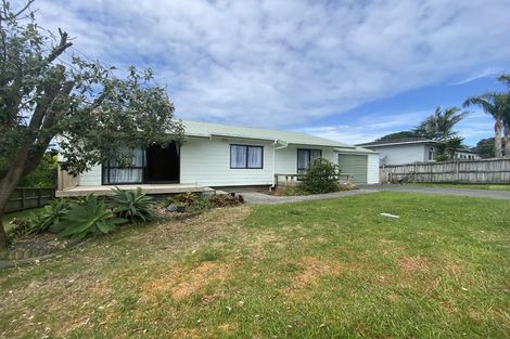Photo of property in 2/1 Sundown Avenue, Manly, Whangaparaoa, 0930
