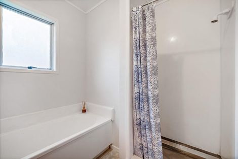 Photo of property in 5 Flaunty Place, West Harbour, Auckland, 0618