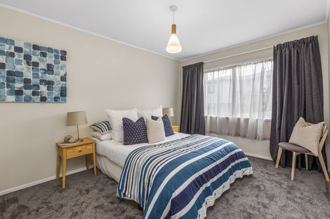 Photo of property in 14 Packham Place, Beach Haven, Auckland, 0626