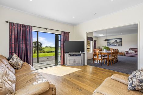 Photo of property in 105 Mairetahi Road, South Head, Helensville, 0874