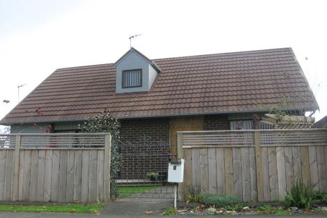 Photo of property in 1 Caroline Crescent, Highbury, Palmerston North, 4412