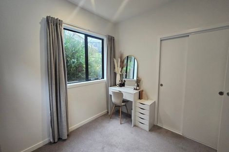 Photo of property in 52 Tiketike Way, Brooklyn, Wellington, 6021