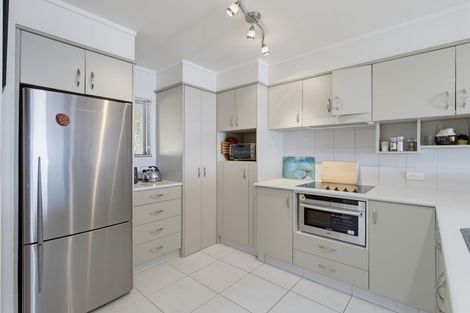 Photo of property in Beachpoint Apartments, 2/5 West End Road, Ohope, 3121