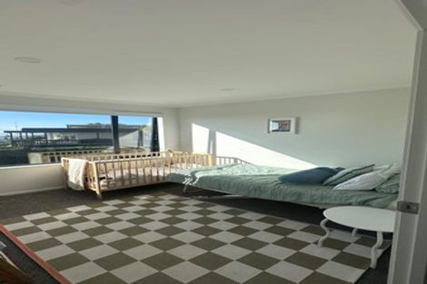 Photo of property in 8 Wharara Lane, Massey, Auckland, 0614