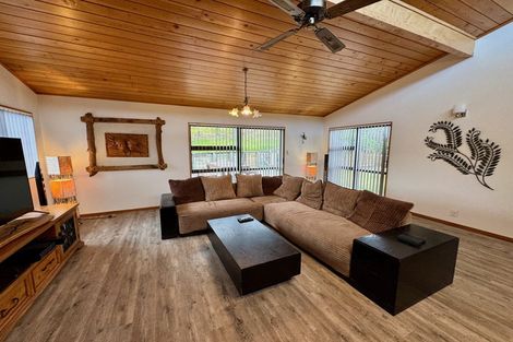 Photo of property in 2 Oakleigh Rise, Oakleigh, Whangarei, 0171