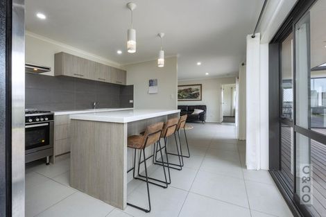 Photo of property in 42 Gilbransen Road, Kumeu, 0810