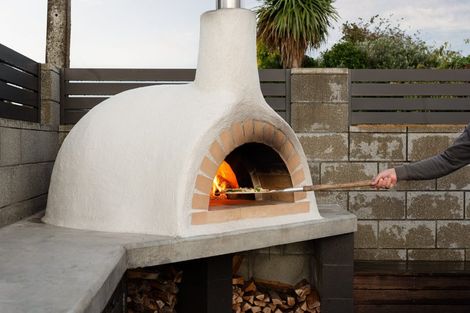 Photo of property in 180 Sandwich Road, St Andrews, Hamilton, 3200