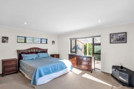 Photo of property in 21 Saltwood Street, Red Beach, 0932