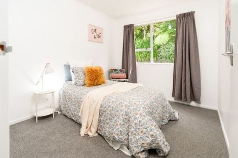 Photo of property in 20 Salford Street, Newlands, Wellington, 6037