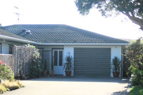 Photo of property in 1b Westridge, Camborne, Porirua, 5026