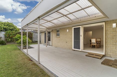 Photo of property in 15 Excelsa Place, Papamoa Beach, Papamoa, 3118