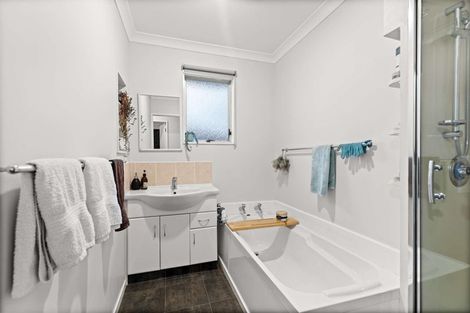 Photo of property in 42 Geraldine Crescent, Cloverlea, Palmerston North, 4412