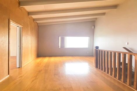 Photo of property in 97 Totaravale Drive, Totara Vale, Auckland, 0629