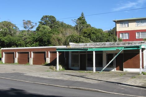 Photo of property in 8 Wakely Road, Newlands, Wellington, 6037