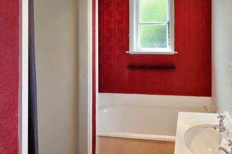 Photo of property in 18 Fitzherbert Road, Wainuiomata, Lower Hutt, 5014